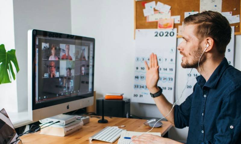 How Mental Health Group can Support Your Healing Journey. 2 A Person in Online Mental Health Group - Sakeena Academy